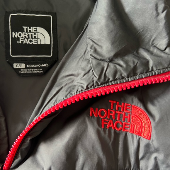 The North Face Puffer Jacket - Picture 5 of 5